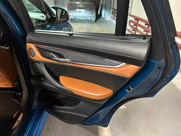 2015 BMW X6 M II (F86), голубой, 3350000 рублей - вид 16