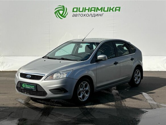 2011 Ford Focus II Рестайлинг, серебристый
