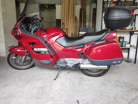 1991 Honda ST 1100, красный, 340000 рублей, вид 1
