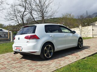 2015 Volkswagen Golf VII, белый, 1390000 рублей, вид 5