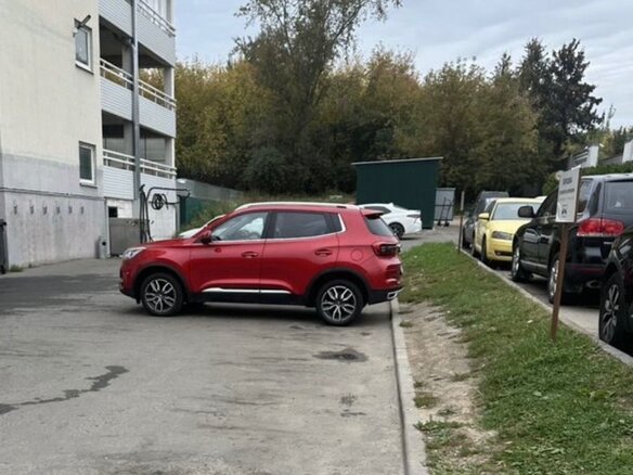 2022 Chery Tiggo 4 I Рестайлинг, красный, 1090000 рублей - вид 1