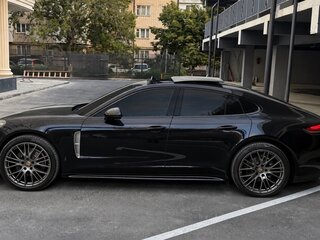 2022 Porsche Panamera II Рестайлинг, чёрный, 8750000 рублей, вид 3