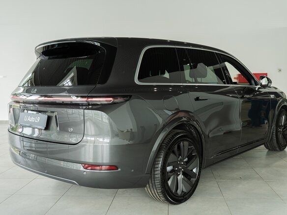 2025 Li Auto (Lixiang) L9 52.3 kWh I Рестайлинг, серебристый, 8890000 рублей - вид 6