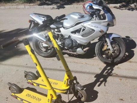 1998 Honda VTR 1000, серебристый, 350000 рублей, вид 2