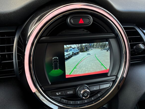 2019 Mini Hatch Cooper III (F55/F56) Рестайлинг, красный, 1800000 рублей - вид 14