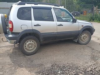 2009 Chevrolet Niva I Рестайлинг, серебристый, 270000 рублей, вид 2
