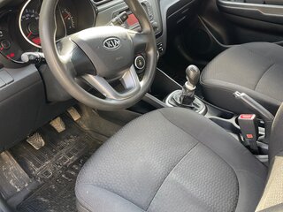 2012 Kia Rio III, чёрный, 650000 рублей, вид 4