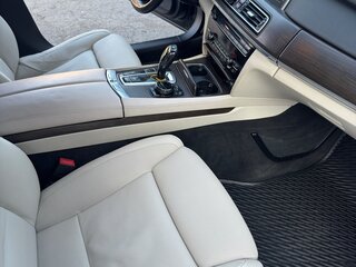 2013 BMW 7 серии Long 740Li xDrive V (F01/F02/F04) Рестайлинг, чёрный, 1900000 рублей, вид 4