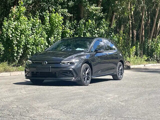2023 Volkswagen Golf VIII, чёрный, 1850001 рублей, вид 1