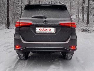 2021 Toyota Fortuner II Рестайлинг, серый, 5299999 рублей, вид 4