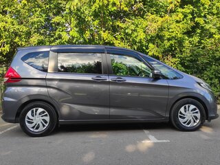 2019 Honda Freed II, серый, 1690000 рублей, вид 3