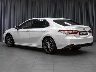 2022 Toyota Camry VIII (XV70) Рестайлинг, белый, 3689000 рублей, вид 2