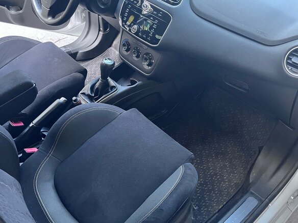 2012 Fiat Punto III Punto, серый, 750000 рублей - вид 7