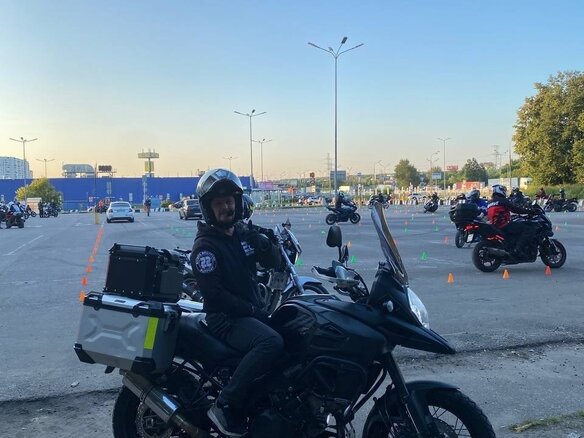 2017 Suzuki V-Strom 1000, чёрный, 600000 рублей - вид 5