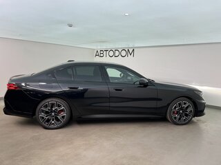 2026 BMW 5 серии 540d xDrive VIII (G60/G61/G68), чёрный, 14550000 рублей, вид 5