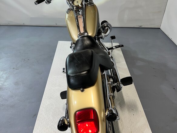 2003 Harley-Davidson Softail Deuce, золотистый, 810000 рублей - вид 3