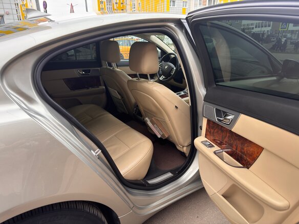 2014 Jaguar XF I Рестайлинг, жёлтый - вид 13