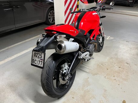 2013 Ducati Monster 696, красный, 420000 рублей, вид 3