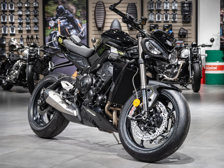 2026 Triumph Street Triple, чёрный, 1980000 рублей, вид 1