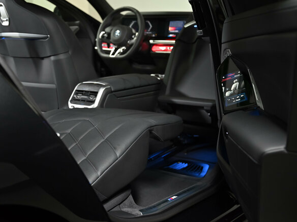 2023 BMW 7 серии M760e xDrive VII (G70), чёрный, 24000000 рублей - вид 17