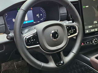 2025 Volvo S90 II Рестайлинг 2, чёрный, 5204865 рублей, вид 4