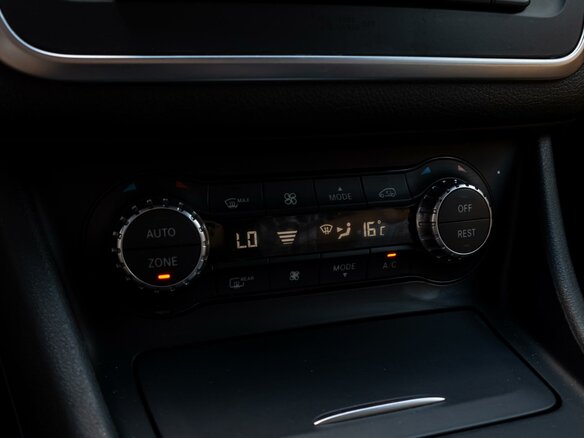 2014 Mercedes-Benz CLA 200 I (C117, X117), белый, 1535000 рублей - вид 16