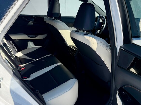 2022 Lexus NX 350 II, белый, 5800000 рублей - вид 11