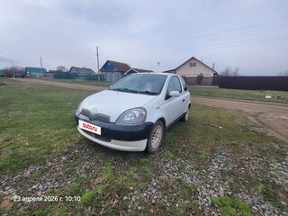 1999 Toyota Vitz I (P10), белый, 300000 рублей, вид 4