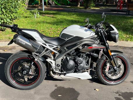 2019 Triumph Speed Triple, белый, 980000 рублей, вид 2