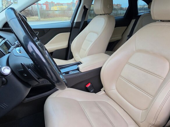 2018 Jaguar F-Pace I, красный, 2499999 рублей - вид 14