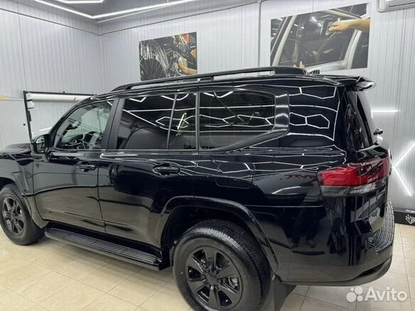 2023 Toyota Land Cruiser 300 Series, чёрный, 10900000 рублей - вид 6