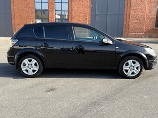 2010 Opel Astra H Рестайлинг, чёрный, 600000 рублей, вид 3