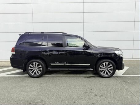 2016 Toyota Land Cruiser 200 Series Рестайлинг 2, чёрный, 5240000 рублей, вид 4