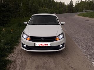 2017 Volkswagen Polo V Рестайлинг, белый, 600000 рублей, вид 3