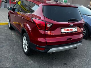 2019 Ford Escape III Рестайлинг, красный, 1175000 рублей, вид 5