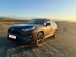2021 Toyota RAV4 V (XA50), коричневый, 2420000 рублей, вид 2