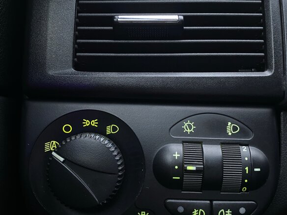 2014 Lada (ВАЗ) Priora I Рестайлинг, белый, 650000 рублей - вид 25
