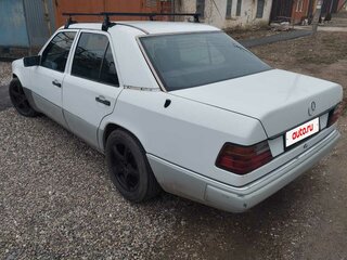 1992 Mercedes-Benz E-Класс 220 I (W124), белый, 370000 рублей, вид 5