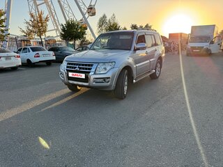 2017 Mitsubishi Pajero IV Рестайлинг 2, серый, 1970000 рублей, вид 1