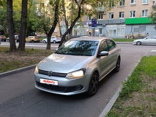 2014 Volkswagen Polo V, серебристый, 740000 рублей, вид 1