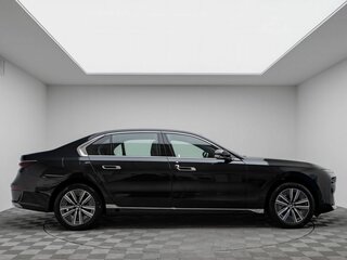 2025 BMW 7 серии 740i xDrive VII (G70), чёрный, 13990000 рублей, вид 5