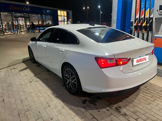 2019 Chevrolet Malibu IX Рестайлинг, белый, 1500000 рублей, вид 3
