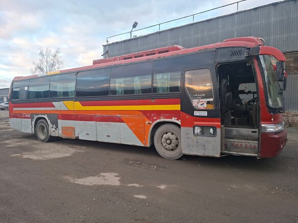2004 Kia Granbird, красный, 650000 рублей - вид 1