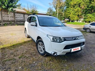 2013 Mitsubishi Outlander III, белый, 1150000 рублей, вид 5