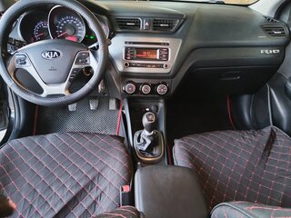 2017 Kia Rio III Рестайлинг, чёрный, 950000 рублей, вид 5