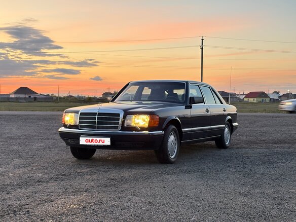 1989 Mercedes-Benz S-Класс 560 II (W126) Рестайлинг, синий, 7000000 рублей - вид 5