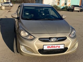 2013 Hyundai Solaris I, бежевый, 800000 рублей, вид 1
