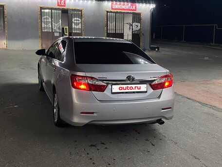 2012 Toyota Camry VII (XV50), серебристый, 1480000 рублей, вид 4