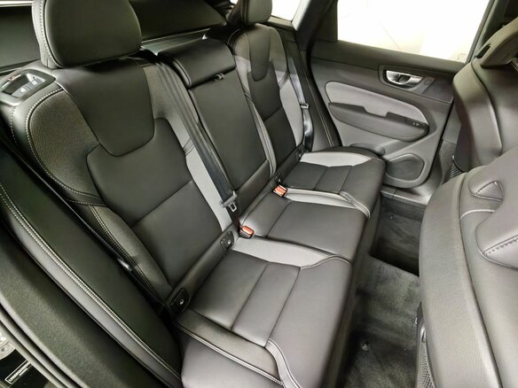 2025 Volvo XC60 II Рестайлинг 2, чёрный, 6395150 рублей - вид 16