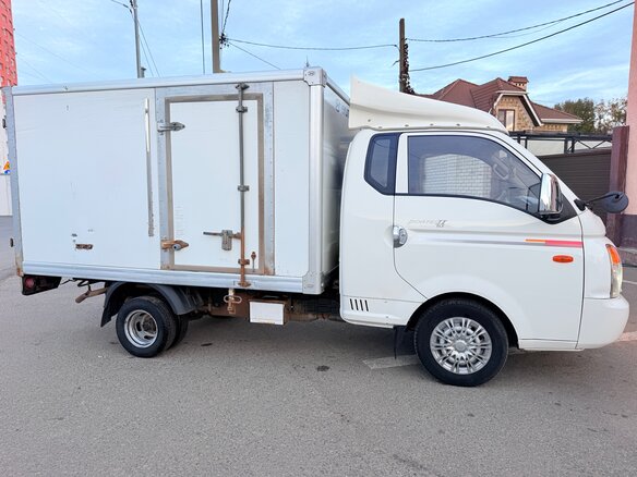 2009 Hyundai Porter II, белый, 770000 рублей